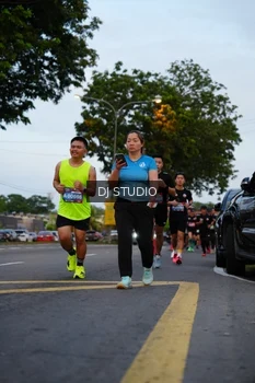Runner Photo 4195946