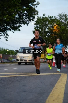 Runner Photo 4195948