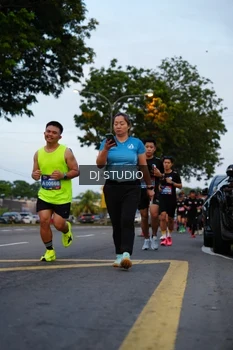 Runner Photo 4195951