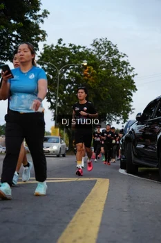 Runner Photo 4195954
