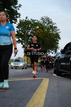 Runner Photo 4195956