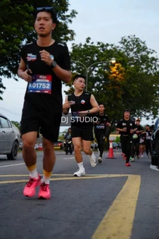 Runner Photo 4195968