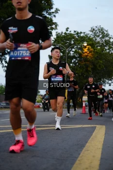 Runner Photo 4195971