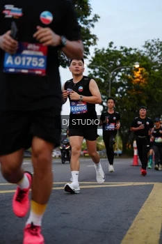 Runner Photo 4195974