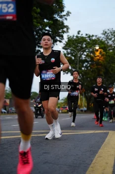 Runner Photo 4195976