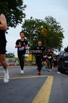 Runner Photo 4195978