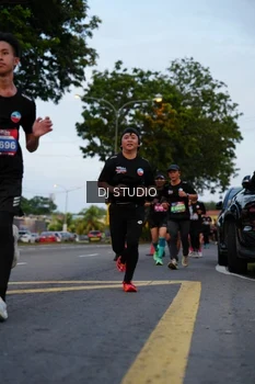 Runner Photo 4195987