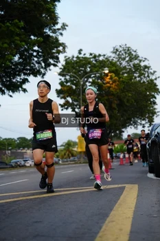 Runner Photo 4196022