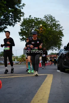 Runner Photo 4196023