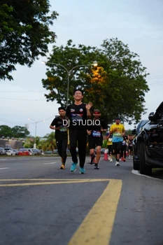 Runner Photo 4196045