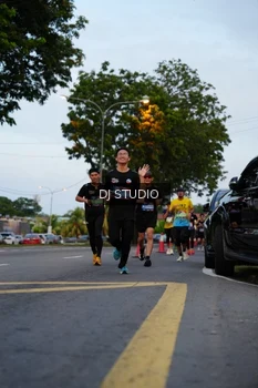 Runner Photo 4196046
