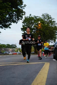 Runner Photo 4196049