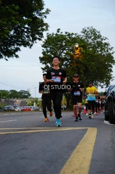Runner Photo 4196050