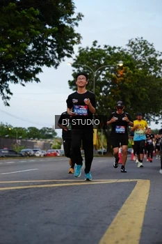 Runner Photo 4196051