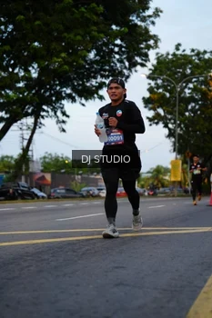 Runner Photo 4196057