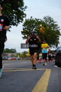 Runner Photo 4196060