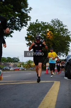 Runner Photo 4196061