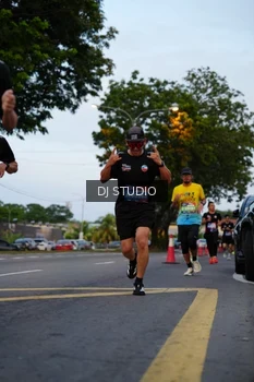 Runner Photo 4196063