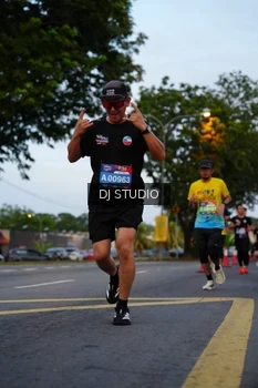 Runner Photo 4196067