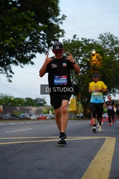 Runner Photo 4196068