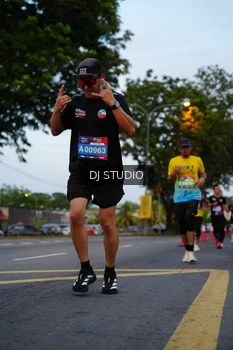 Runner Photo 4196069