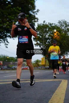 Runner Photo 4196070