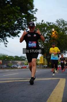 Runner Photo 4196075