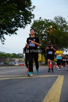 Runner Photo 4196076