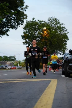 Runner Photo 4196077