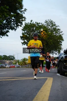 Runner Photo 4196080