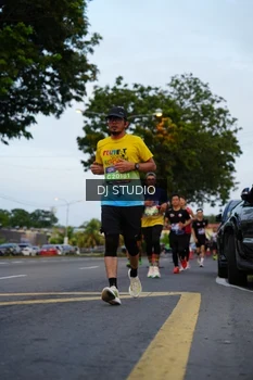 Runner Photo 4196086