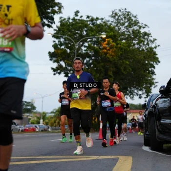 Runner Photo 4196090
