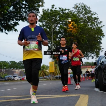 Runner Photo 4196098