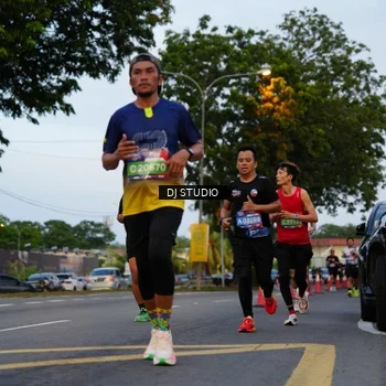 Runner Photo 4196099