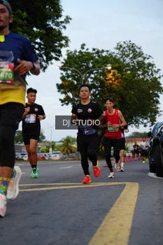 Runner Photo 4196101