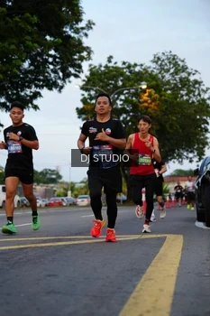 Runner Photo 4196106