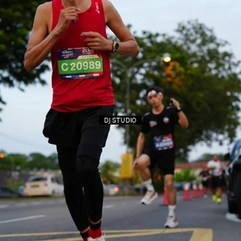 Runner Photo 4196121