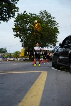 Runner Photo 4196134
