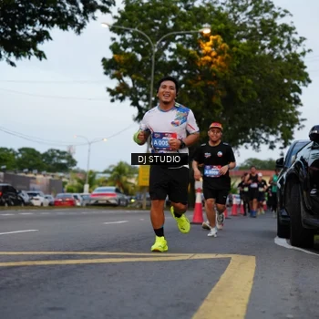 Runner Photo 4196155