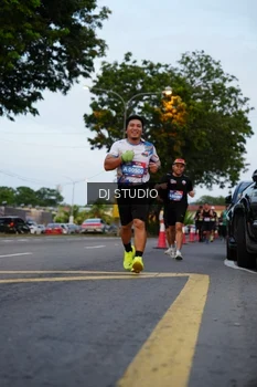 Runner Photo 4196157