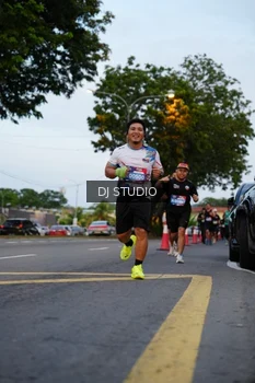 Runner Photo 4196158