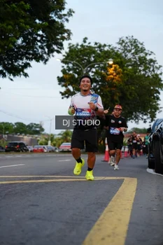 Runner Photo 4196160
