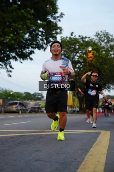 Runner Photo 4196166