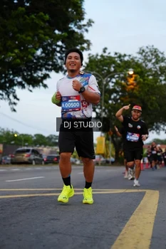 Runner Photo 4196168