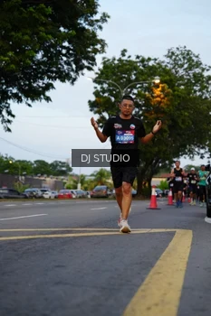 Runner Photo 4196180