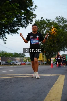 Runner Photo 4196186