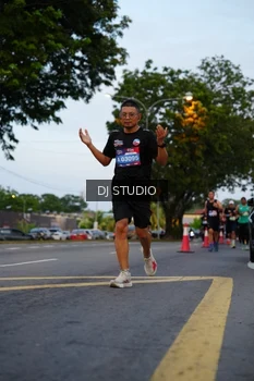 Runner Photo 4196187