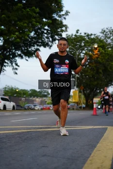 Runner Photo 4196189