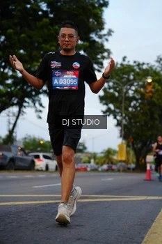Runner Photo 4196195