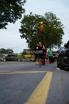 Runner Photo 4196198